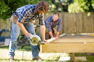 Get the perfect custom deck by considering these qualities